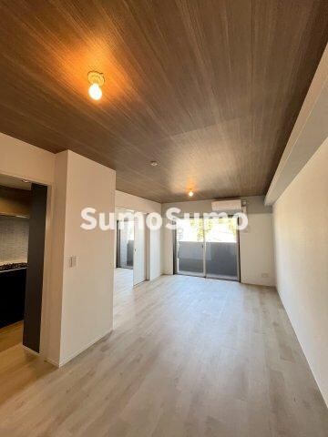 物件内観写真5　(居間です)