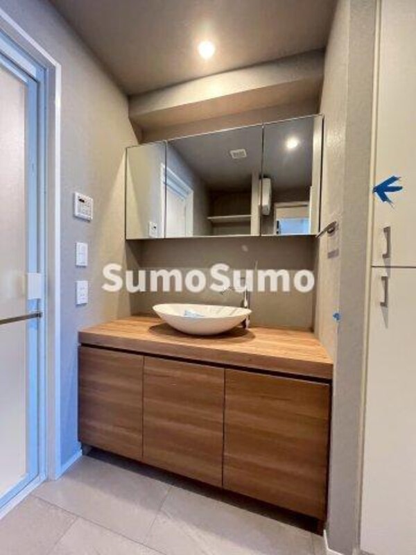 洗面・脱衣所(明るい洗面所です)