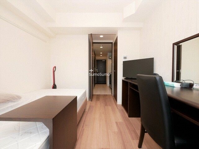 物件内観写真8　(ゆったりとしたリビングです)