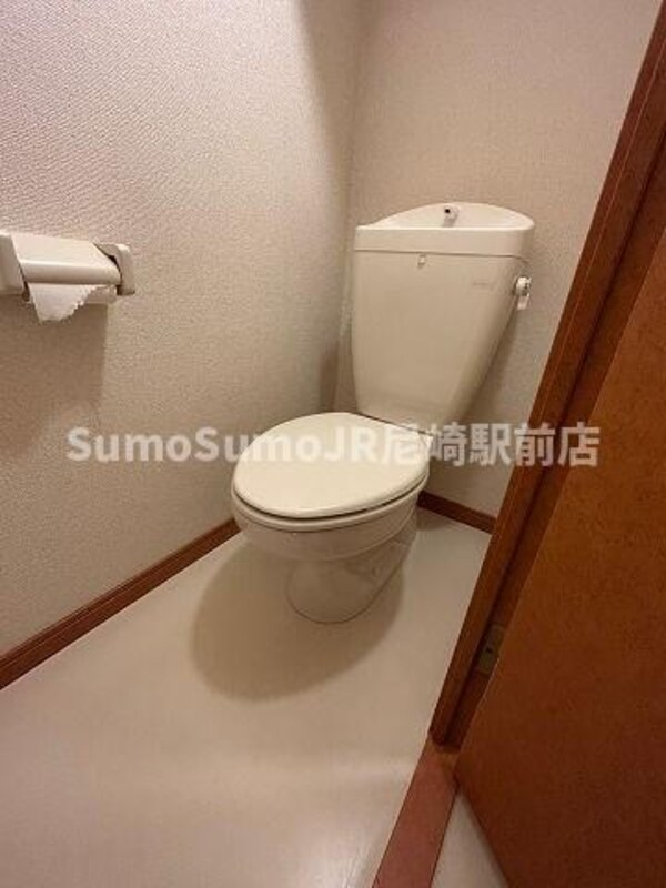 トイレ(シンプルで使いやすいトイレです)