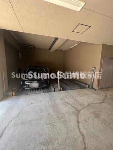 物件外観写真2　(清潔なエントランスです)