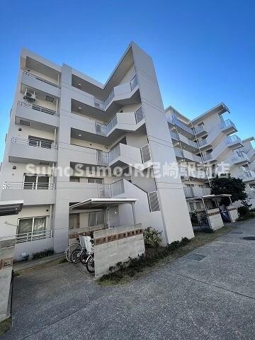 物件外観写真2　(外はこのようになっています)