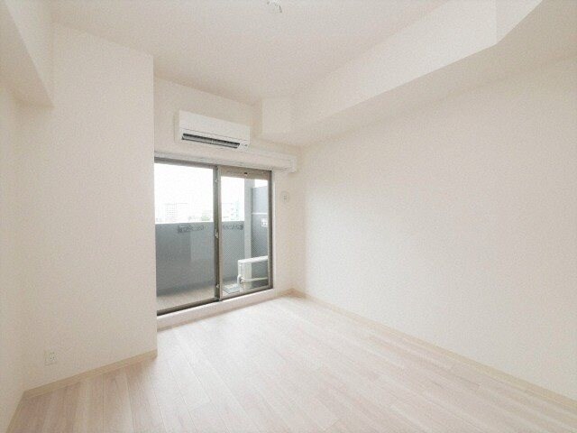 物件内観写真5　(使いやすい居間です)