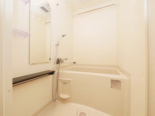 物件内観写真8　(きれいなお風呂です)