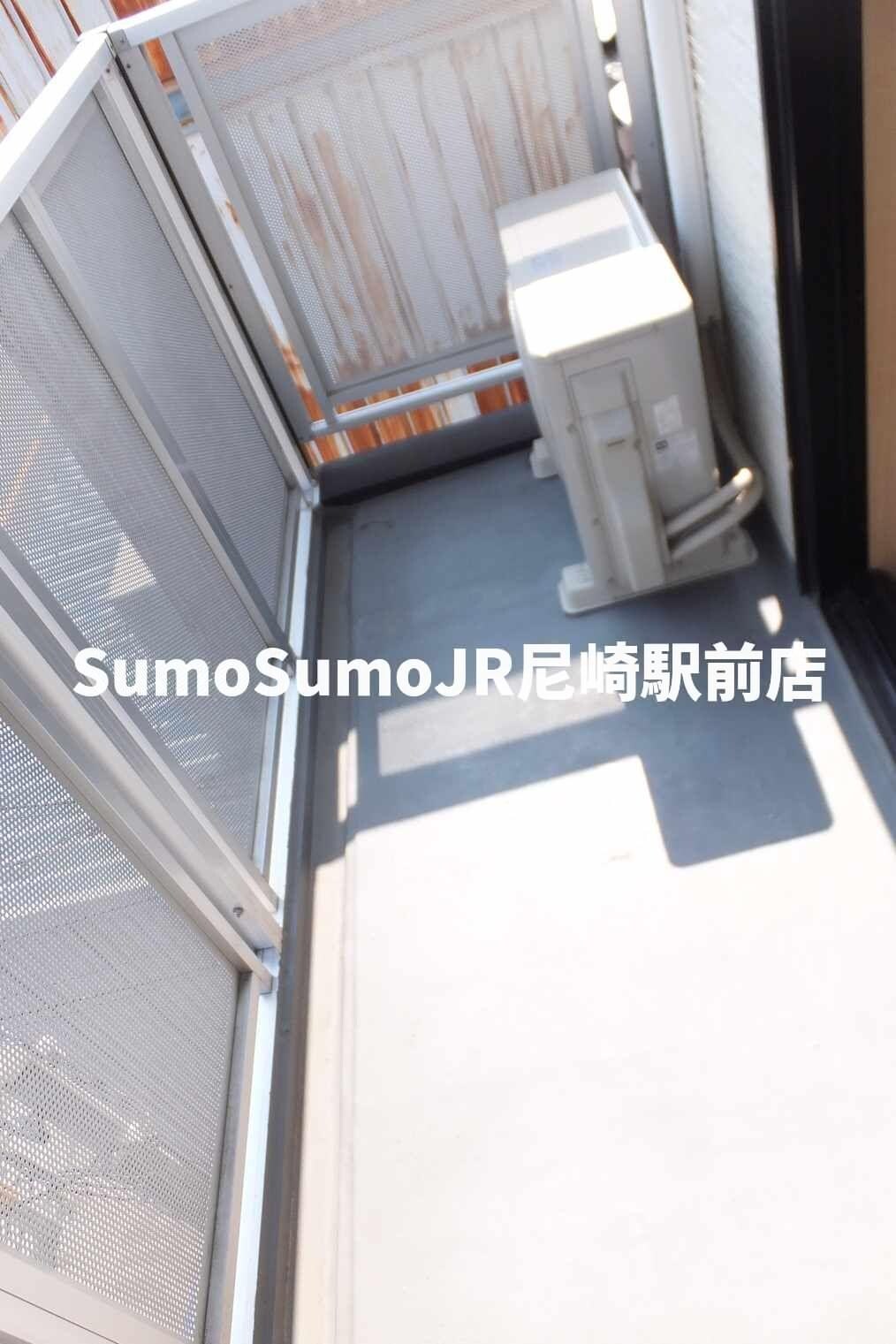 物件内観写真7　(お洗濯にも便利なバルコニー付き)