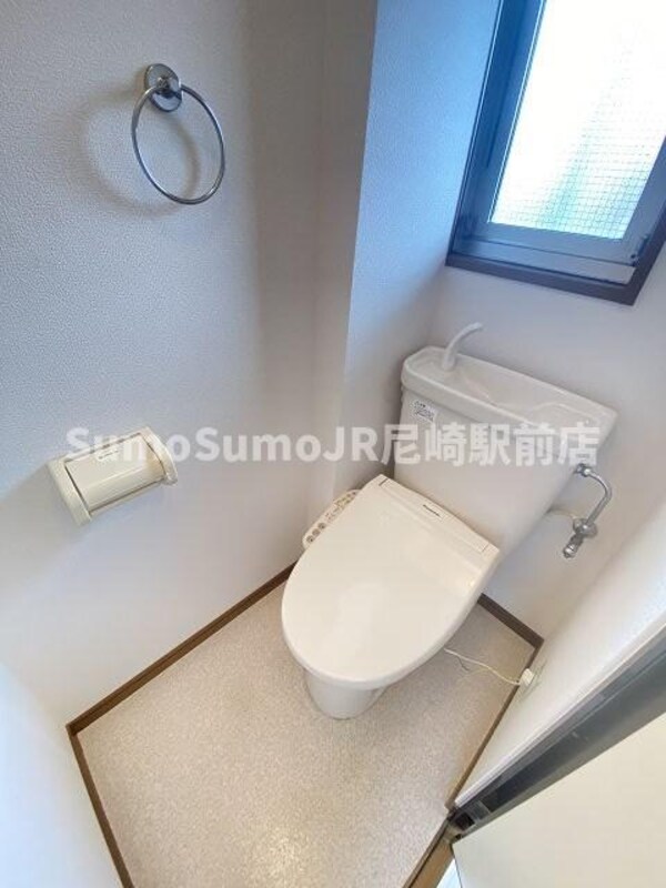 トイレ(コンパクトで使いやすいトイレです)