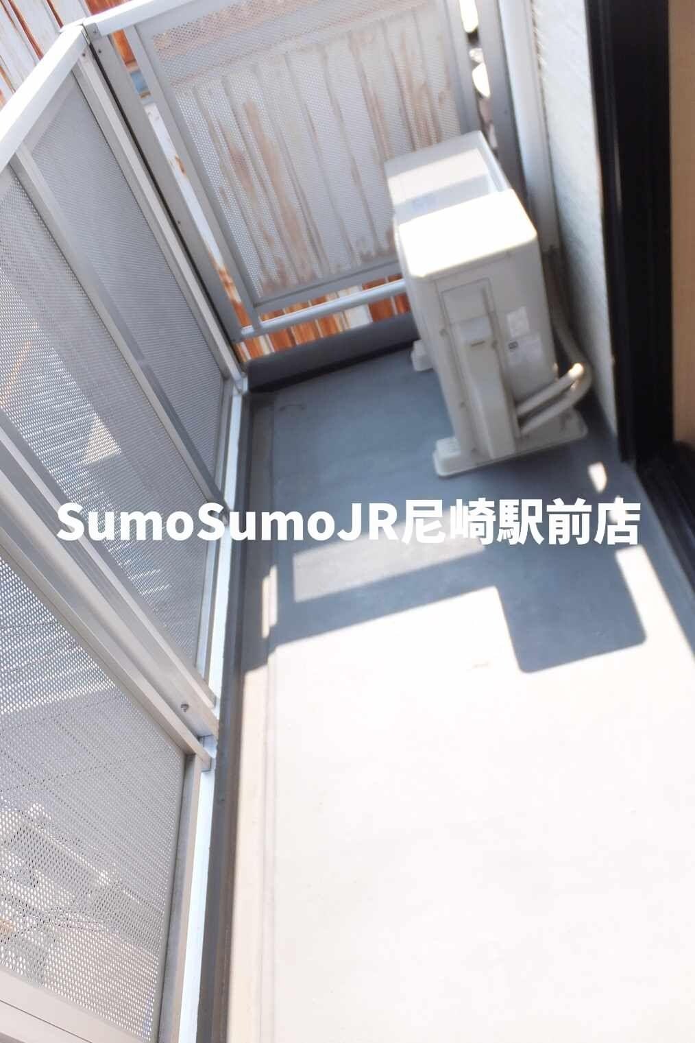 物件内観写真7　(お洗濯にも便利なバルコニー付き)