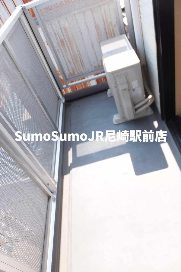 バルコニー(お洗濯にも便利なバルコニー付き)