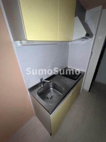 物件内観写真8　(コンパクトなキッチンで掃除もラクラク)