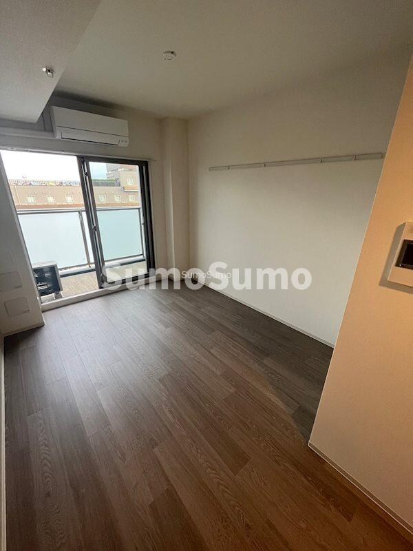 物件内観写真17　(おしゃれな居間です)