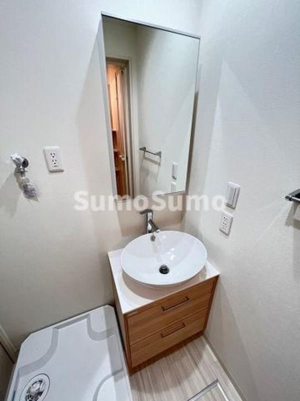 独立洗面台(独立洗面台で身支度をすべて済ませてしまいましょう)