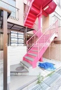 物件外観写真4　(毎日通るエントランスはこのようになっています)