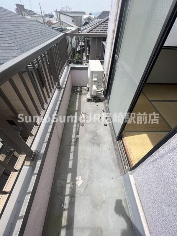 バルコニー(外からの目が気にならないバルコニーで洗濯物が干せます)