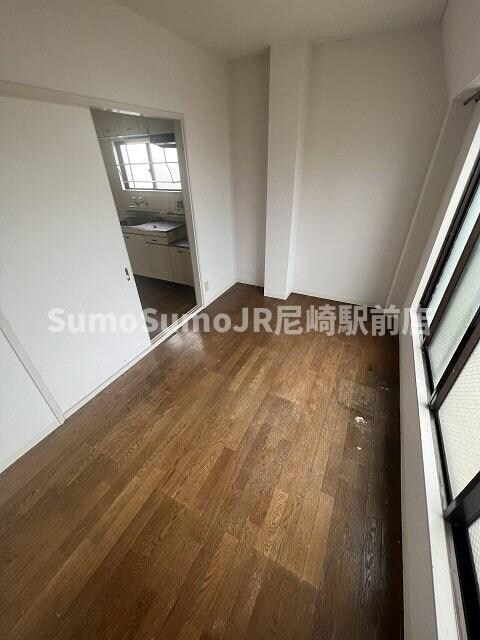 物件内観写真23　(ゆったりとしたリビングです)