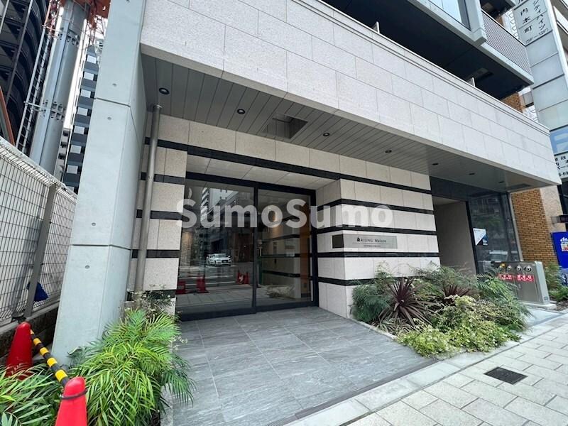 物件外観写真2　(ゆとりのあるエントランスです)