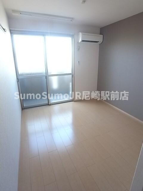 物件内観写真3　(居間です)