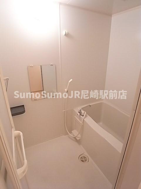 物件内観写真6　(きれいなお風呂です)