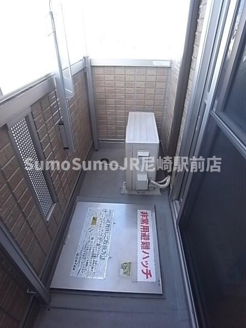 物件内観写真7　(お洗濯にも便利なバルコニー付き)