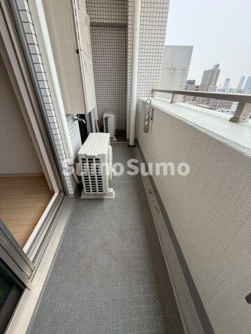 物件内観写真9　(暖かな日差しのふりそそぐバルコニー)