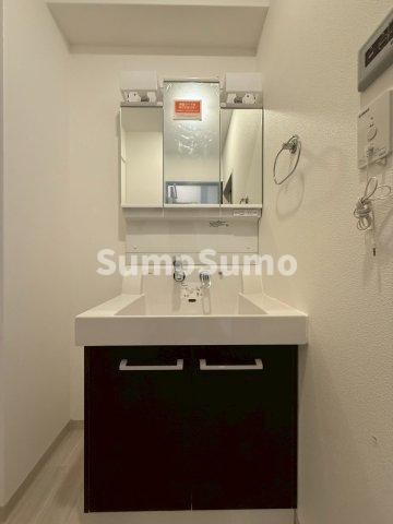 物件内観写真11　(忙しい朝には欠かせない洗面所です)