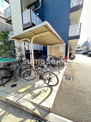 物件外観写真3　(落ち着いた雰囲気の外観です)