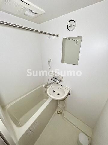 物件内観写真10　(コンパクトで使いやすいお風呂です)