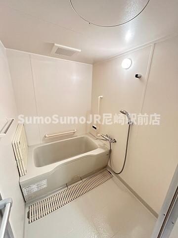 物件内観写真8　(コンパクトで使いやすいお風呂です)