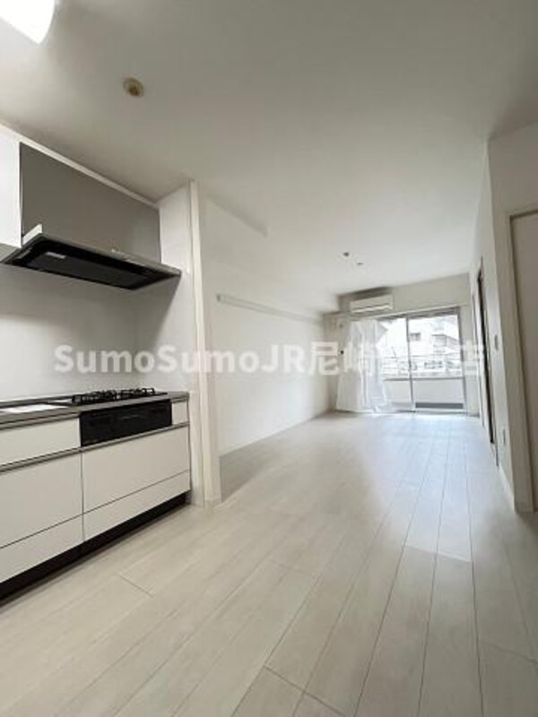 居室(おしゃれなリビングです)