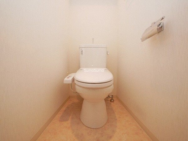 トイレ(シンプルで使いやすいトイレです)