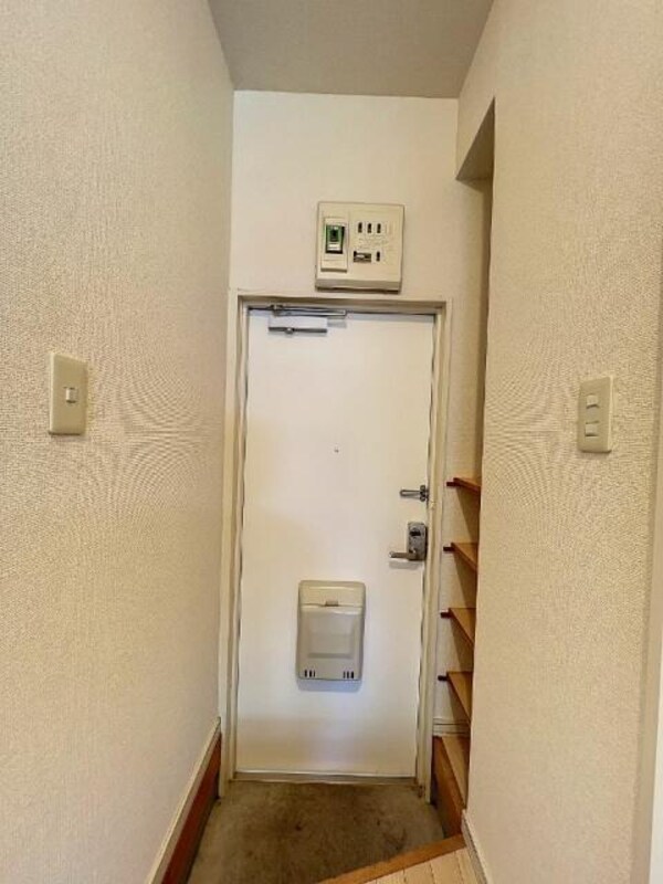玄関( )