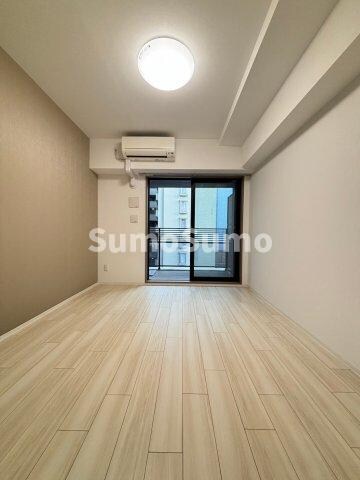 物件内観写真5　(ゆったりとしたリビングです)