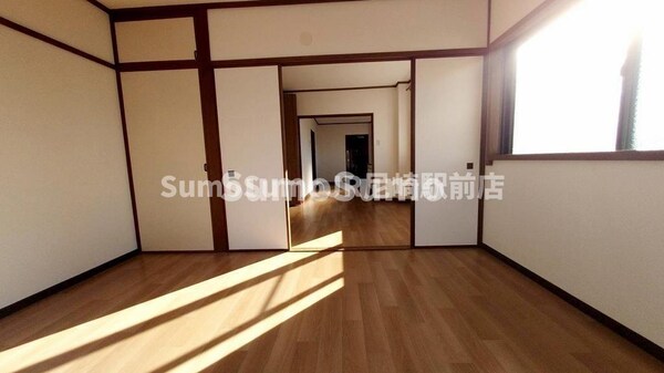 寝室(落ち着いて過ごせるお部屋なので、寝室にいかがでしょうか)