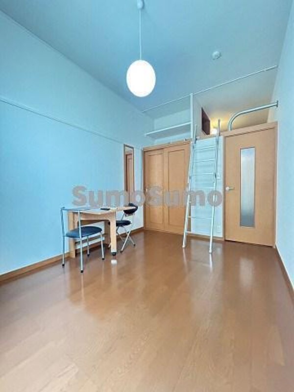 居室(使いやすいリビングです)