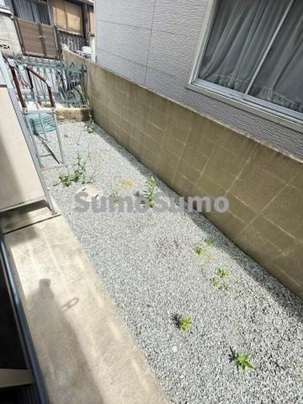 バルコニー(お洗濯にも便利なバルコニー付き)