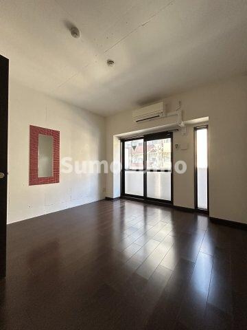 物件内観写真5　(ゆったりとしたリビングです)