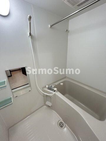 物件内観写真8　(きれいなお風呂です)