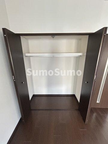 物件内観写真12　(収納豊富です)