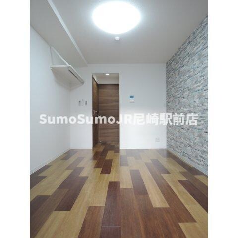 物件内観写真5　(開放的な寝室です)