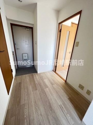 物件内観写真5　(使いやすい居間です)