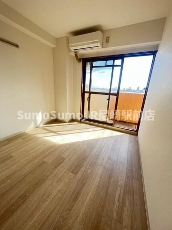 寝室(使い勝手のいい寝室です)