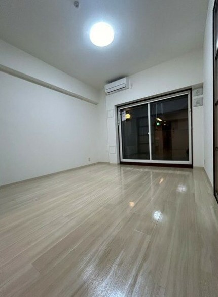 物件内観写真5　(使いやすい居間です)