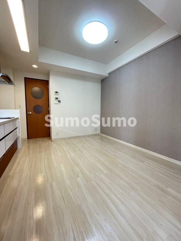 物件内観写真7　(開放的な寝室です)