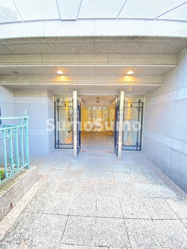 エントランス(ゆとりのあるエントランスです)