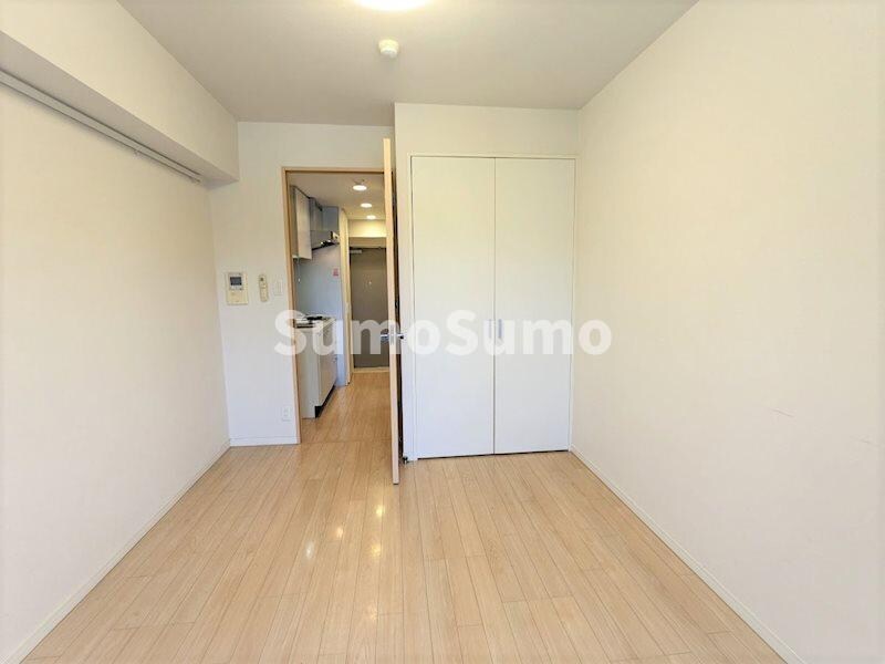 物件内観写真6　(開放的な寝室です)