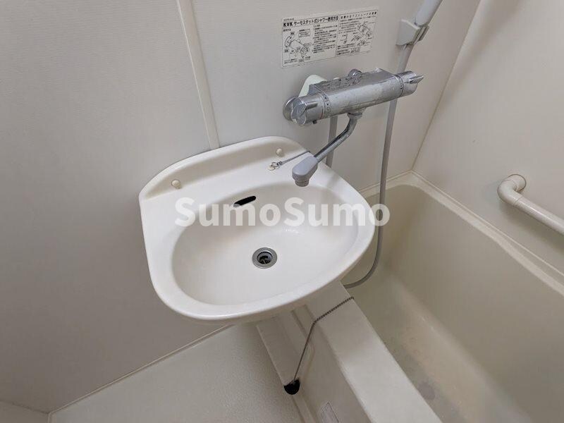 物件内観写真8　(脱衣スペースもあります)