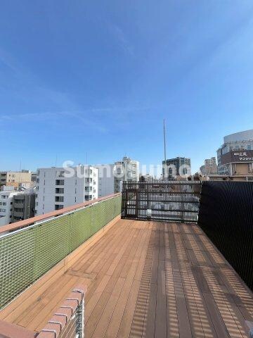 物件内観写真12　(お洗濯にも便利なバルコニー付き)