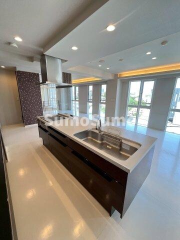 物件内観写真16　(コンパクトなキッチンで掃除もラクラク)