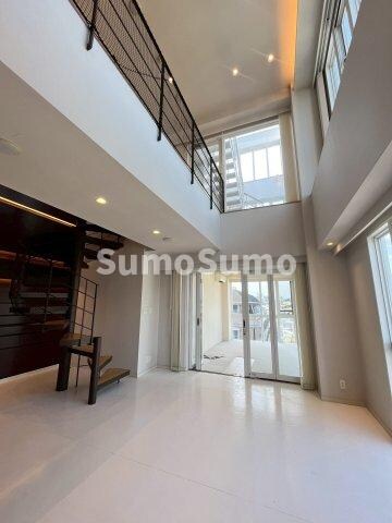 物件内観写真25　(おしゃれなリビングです)