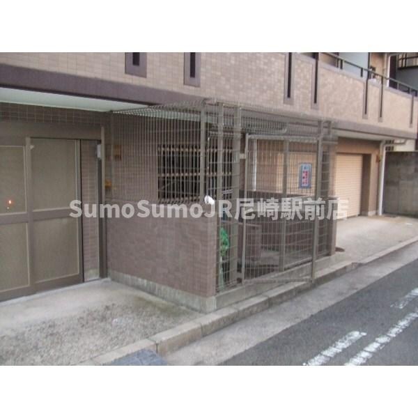 物件外観写真2　(外観もきれいです)