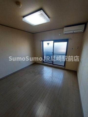 物件内観写真4　(ゆったり過ごせるリビングです)